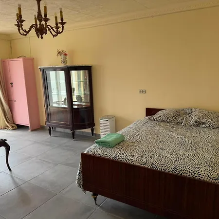 Paisibles Dans Maison A بوبْئيني